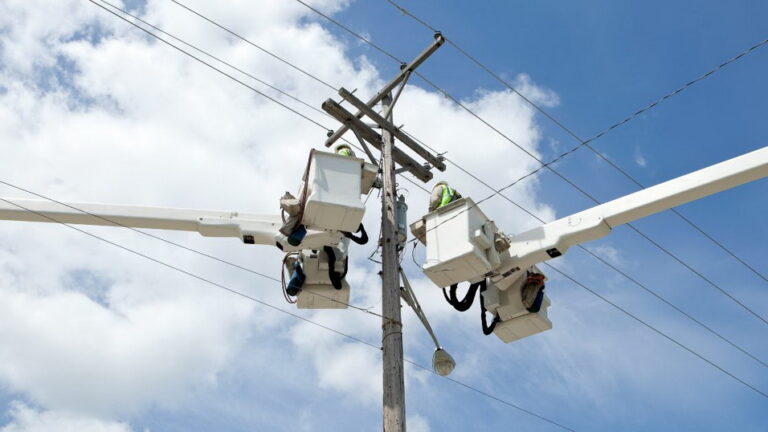 Postería y Electrifiación Urbana y Rural